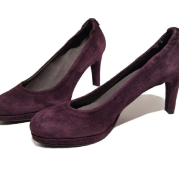 Stuart Weitzman Suede Pumps - Picture 2 of 2